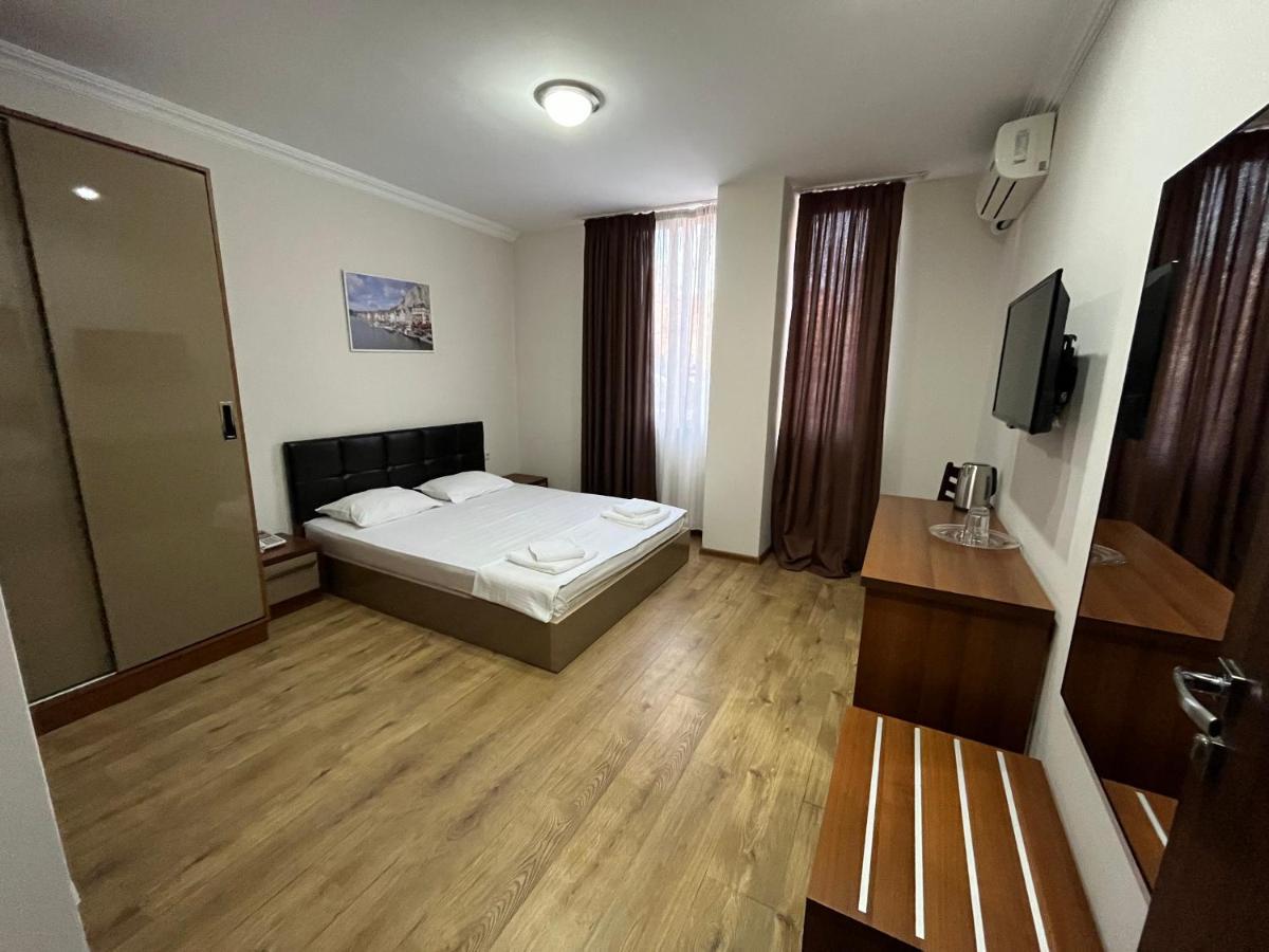 Ventura Hotel Батуми Экстерьер фото